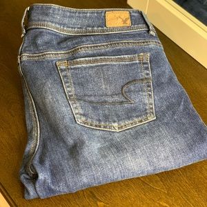 AMERICAN EAGLE JEANS